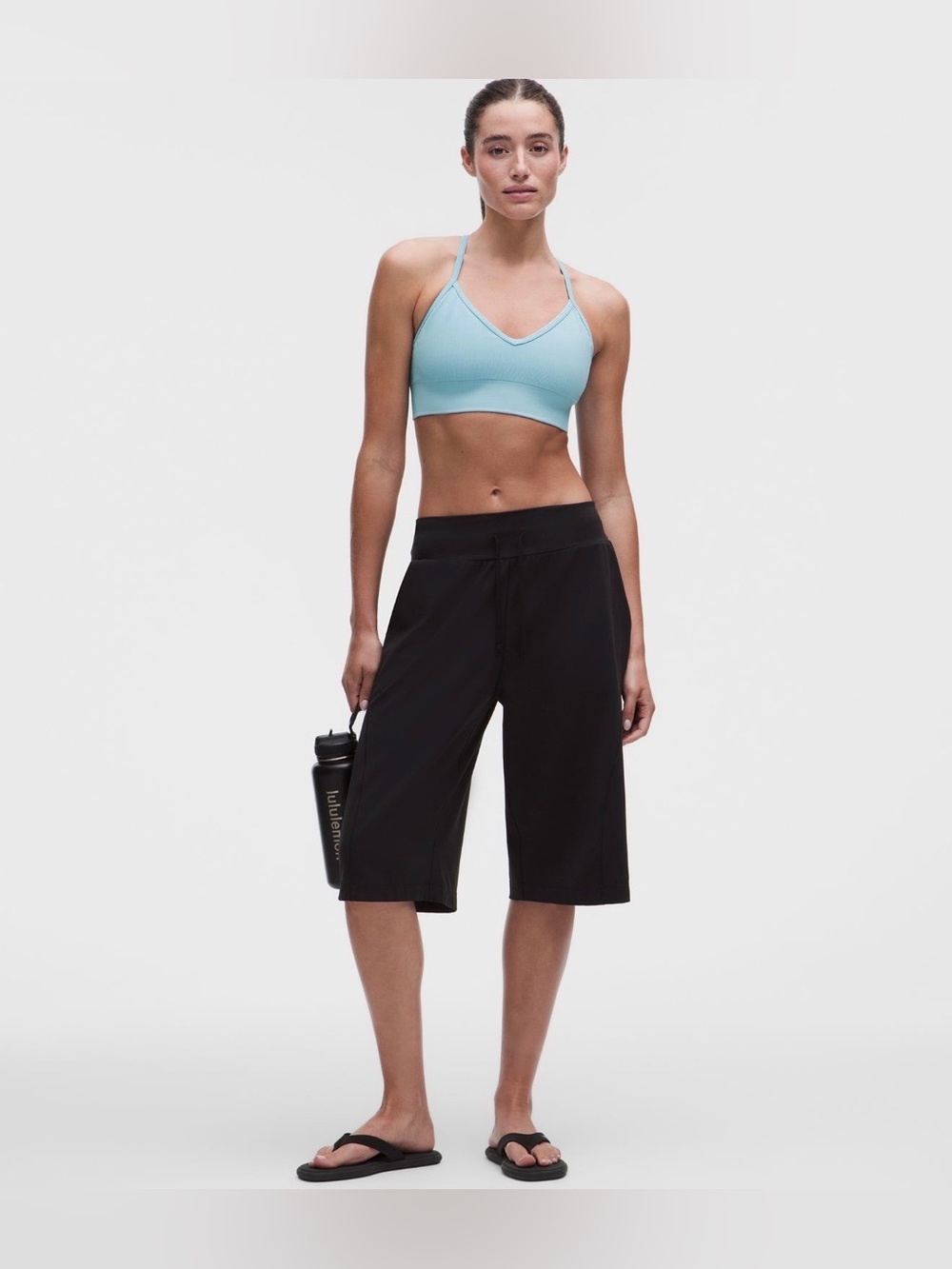Lululemon EBB to Street Bra sea foam Blue
#activewear #yoga #lululemon
NWT